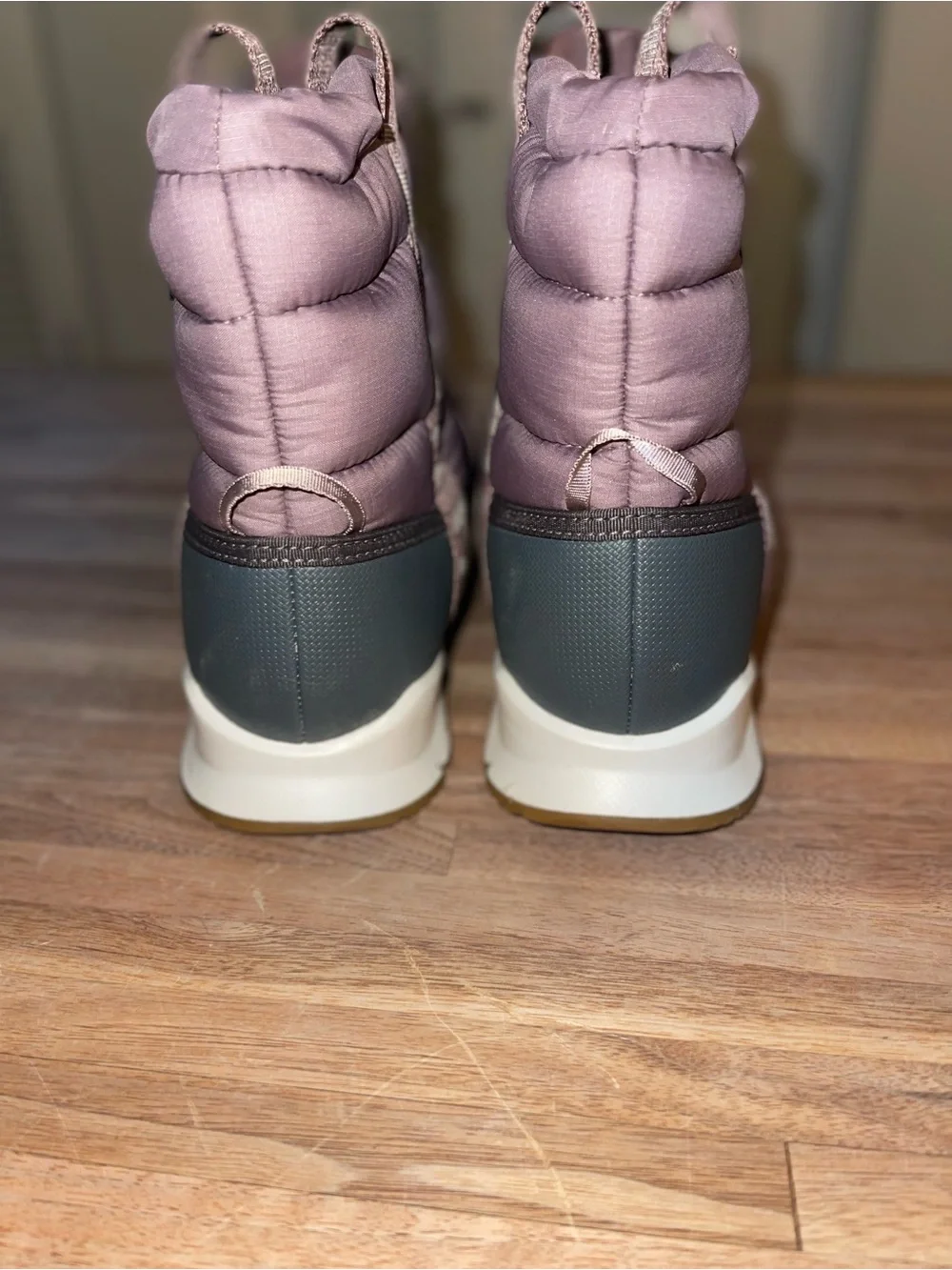 The North Face ThermoBall Pull-On Waterproof Insulated Women’s Boots Size 7